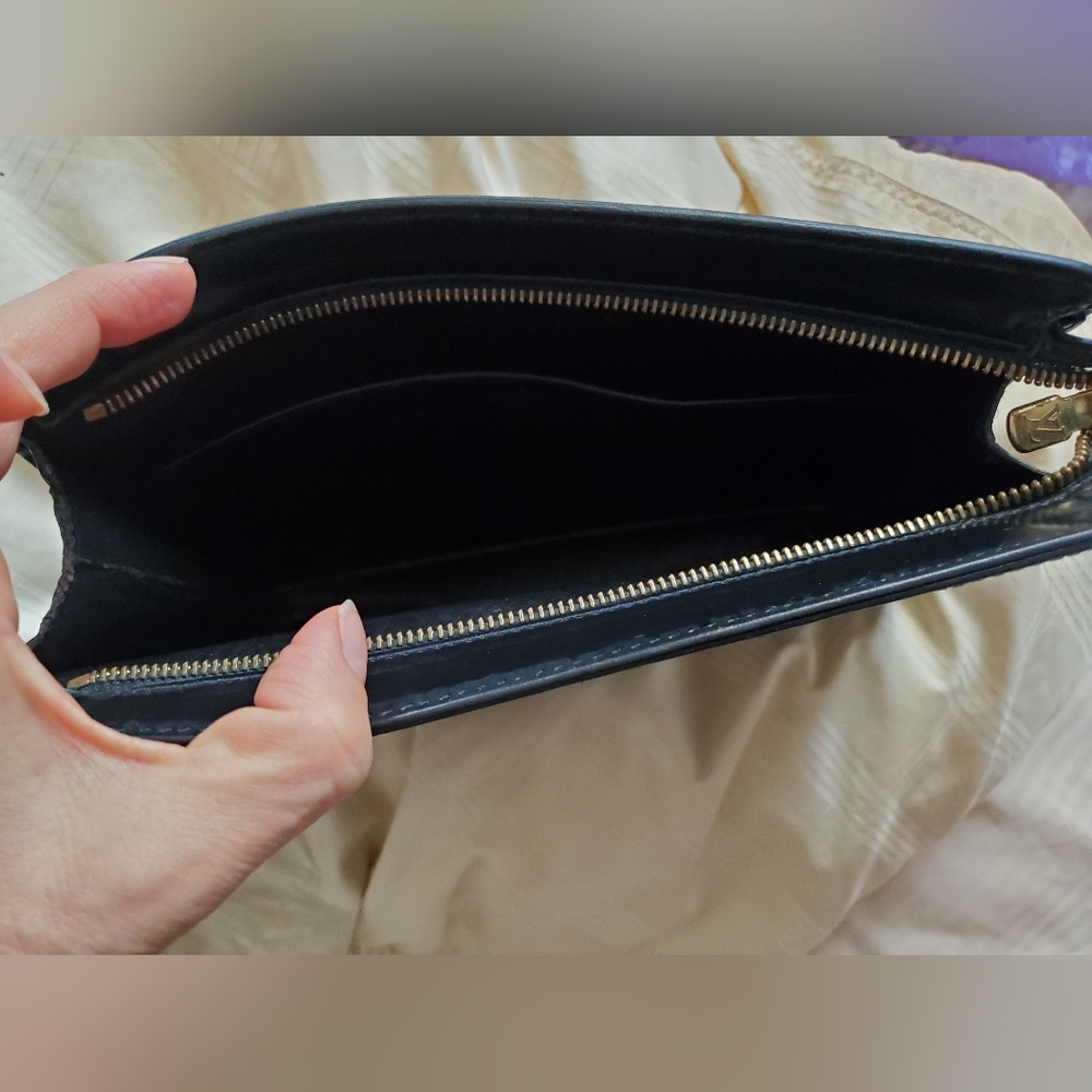 Louis Vuitton Epi leather zipped pouch - Picture 8 of 9